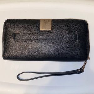 GUESS Wallet